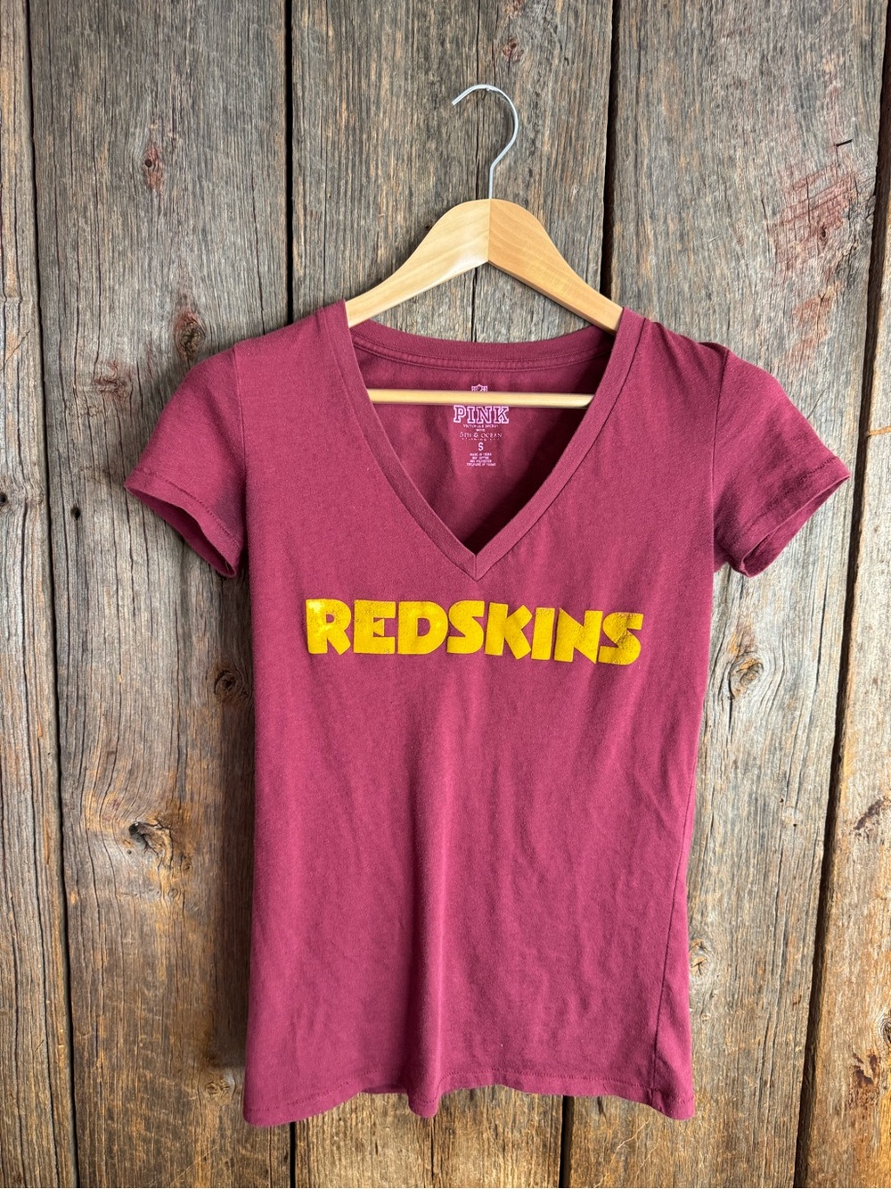 Vintage PINK Burgundy 'REDSKINS' V‑Neck Tee